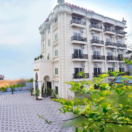 Hotel Coorg Palace Madikeri Buitenkant foto