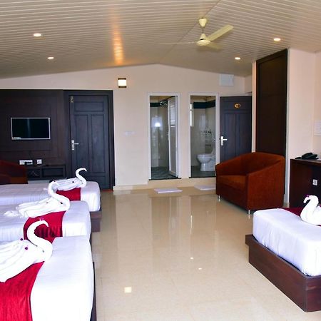 Hotel Coorg Palace Madikeri Buitenkant foto