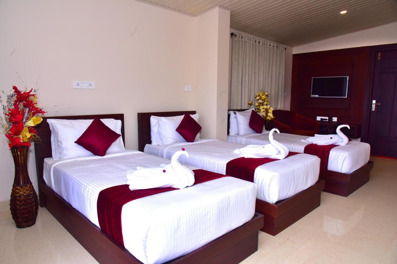 Hotel Coorg Palace Madikeri Buitenkant foto