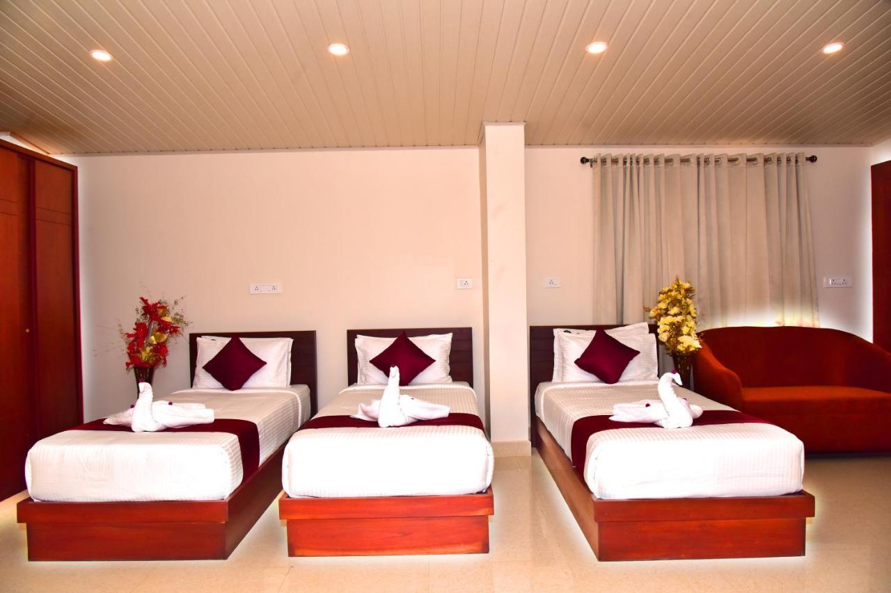Hotel Coorg Palace Madikeri Buitenkant foto