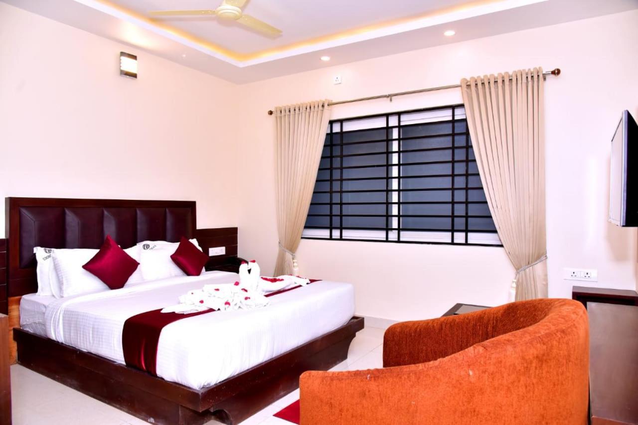 Hotel Coorg Palace Madikeri Buitenkant foto
