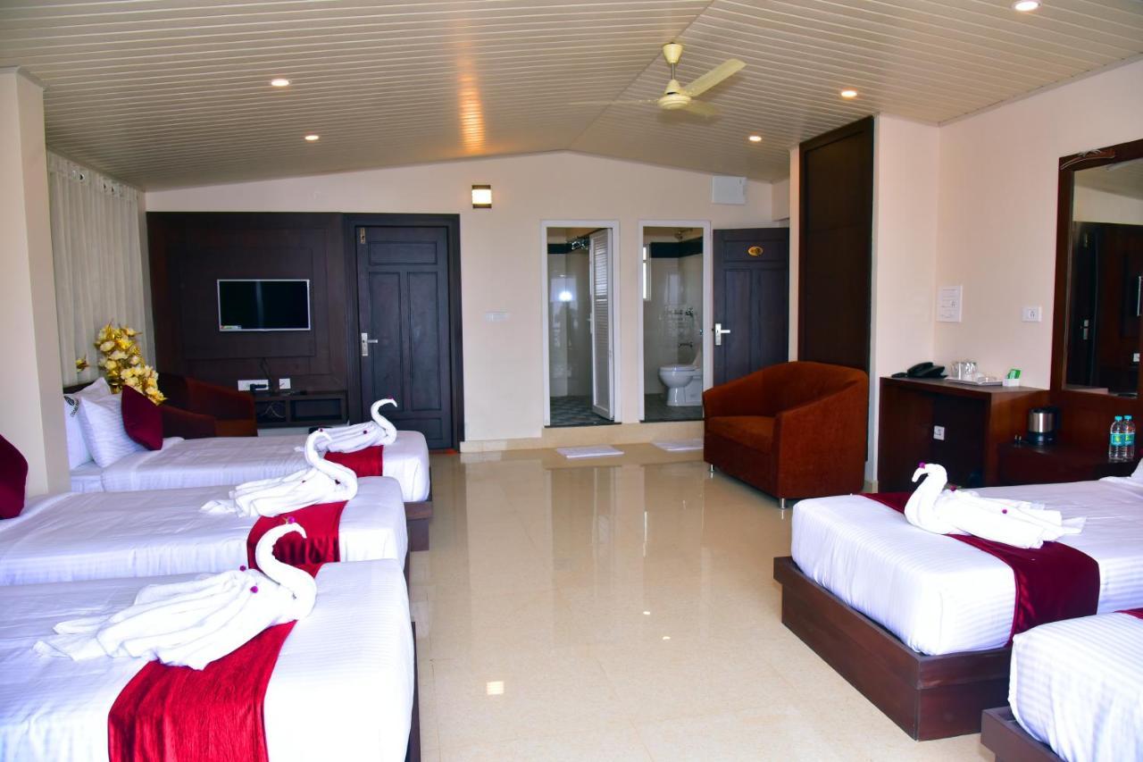 Hotel Coorg Palace Madikeri Buitenkant foto